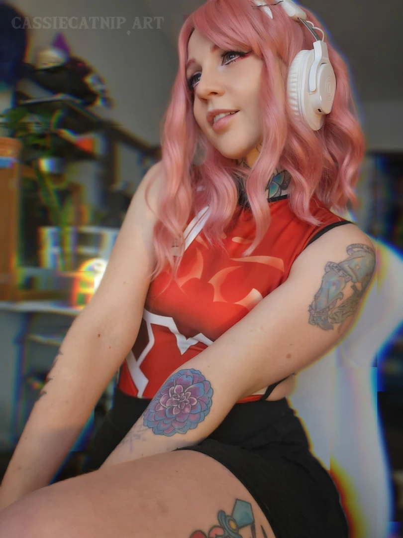 Heyo i m live - zerotwo cosplay cassiecatnip anime twitch youtube kick part 1 