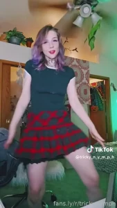 A little dance video to brighten your day - trickynymph fyp dance