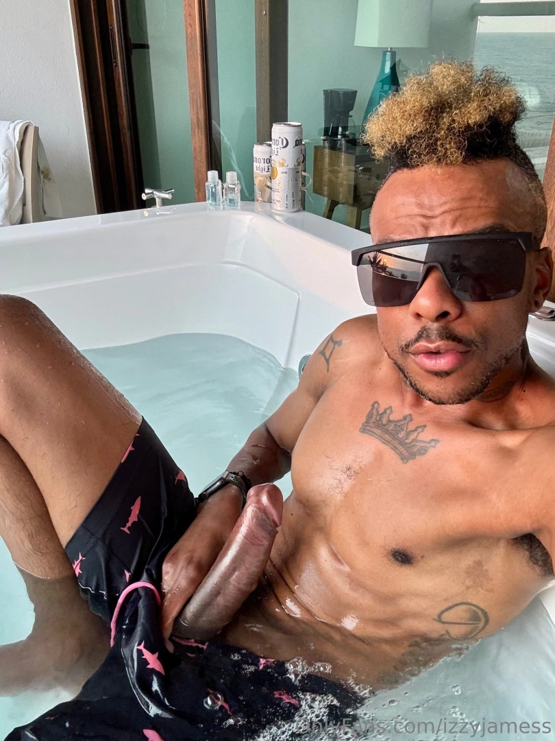 Should i whip the big boy out for you swipe right 