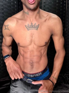 Swipe right for that up close body part 2