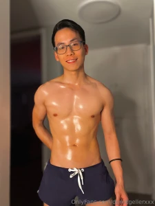 Help me pick my new grindr profile pic part 2