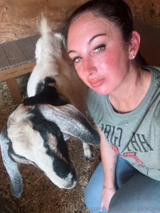 Looks like it might be another long night waiting for babies hopefully