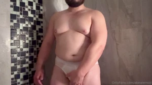 Quick wanking video in the shower for you