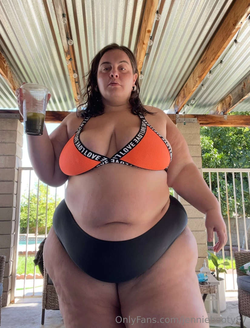 Hi to my new fans welcome in if you have any request let me know more 