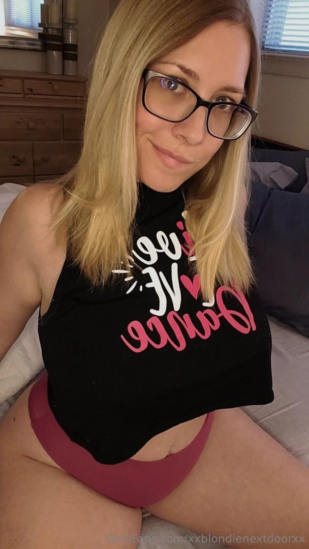 Have you seen my trick yet hm i don t think so i can lick and suck my 