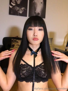 Do you like girls who are sweet and innocent or the ones who know