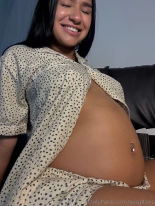 This belly jiggles when i giggle wanna come see it in motion