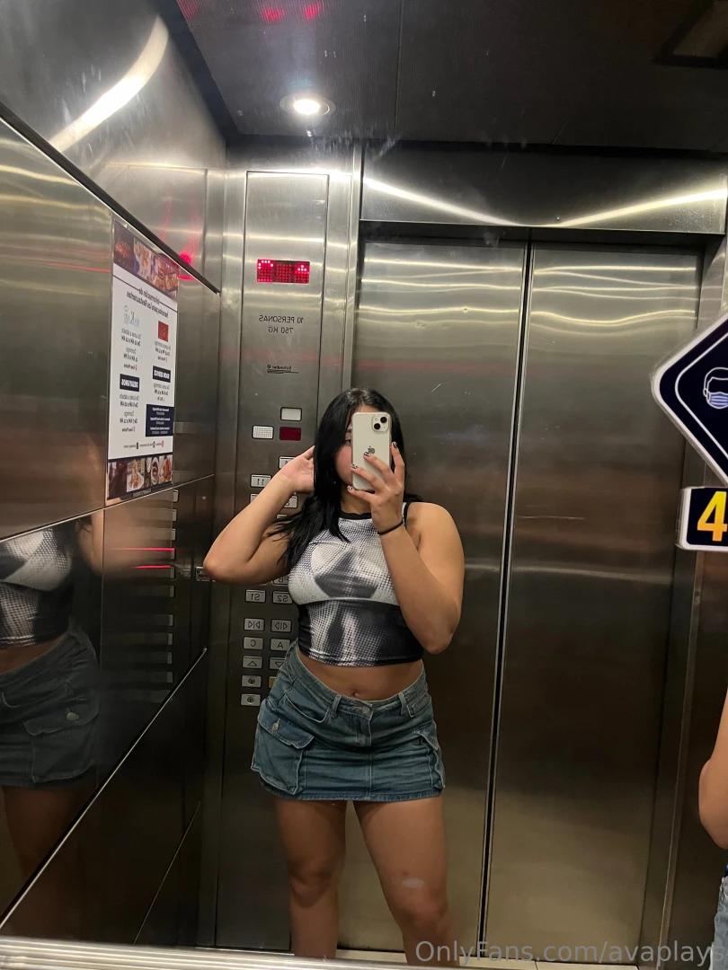 Curves cuddles and cupcakes i m the whole treat 