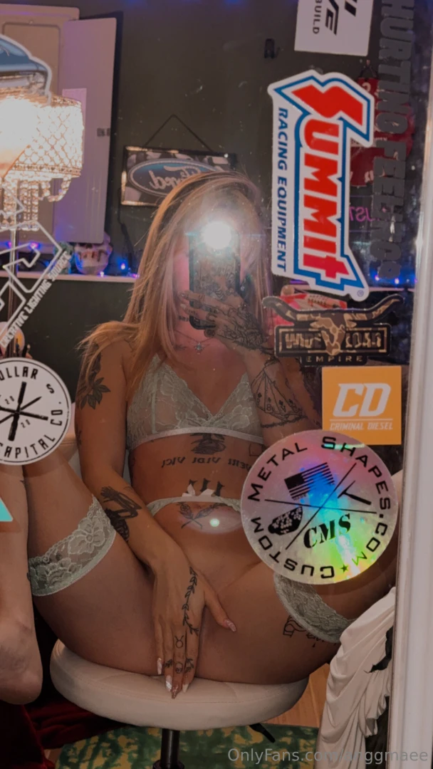 Guess u gotta purchase to see it all 