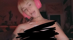 Uncover this and get three photos