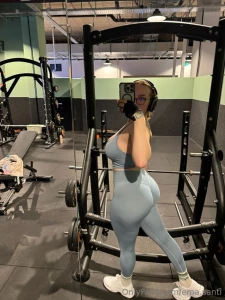 Never skip gym bald 120cm bumbum und wespen taille