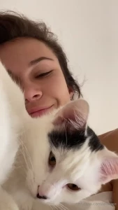 Hello friends today i want to share with you how i like to spend time