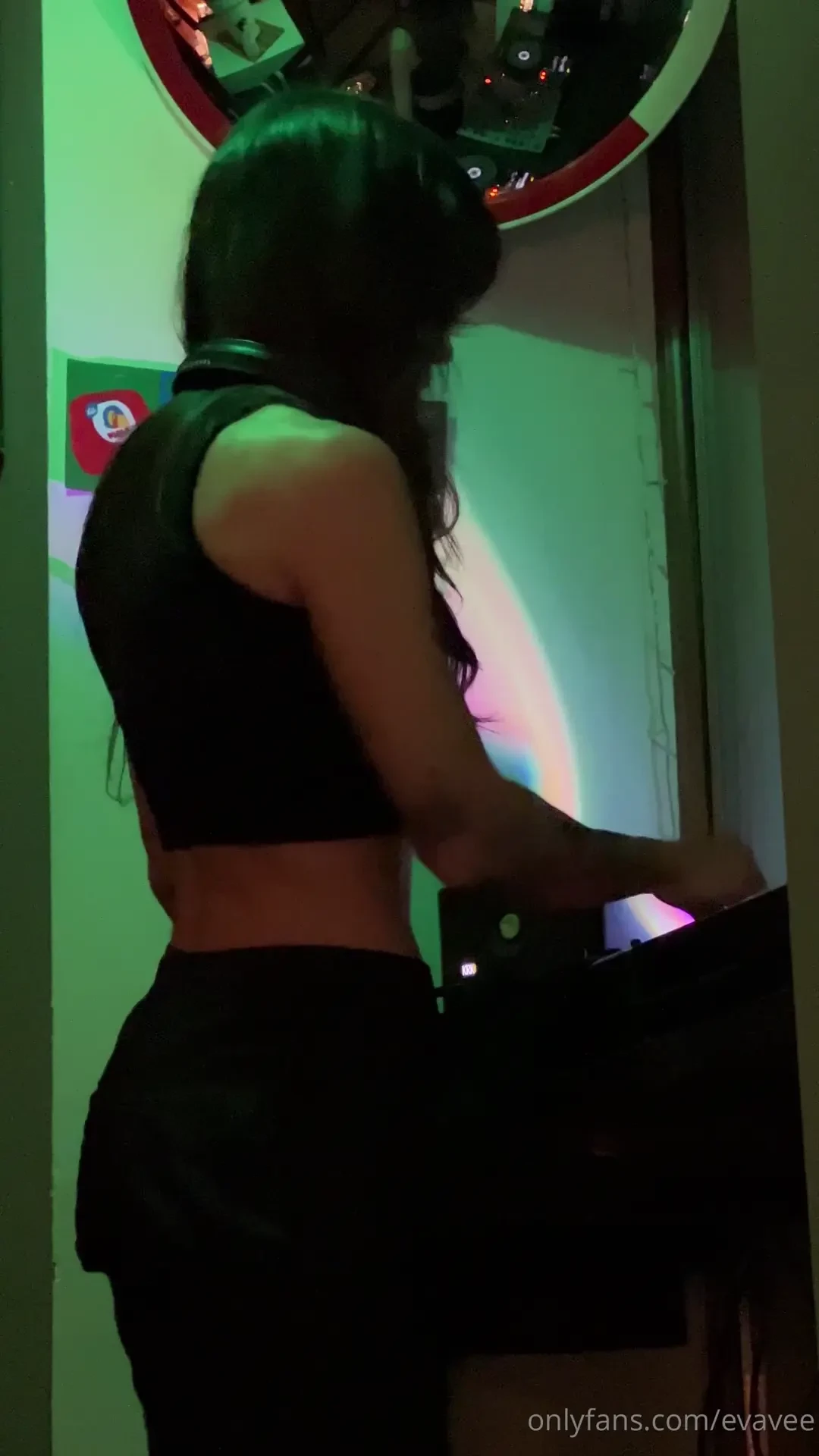 Your hottest dj in action i know you d like to watch me 