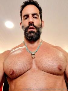 Who s got the biggest tits in of me myself and i