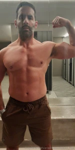 I m buffed af for the shoots guys watch me out