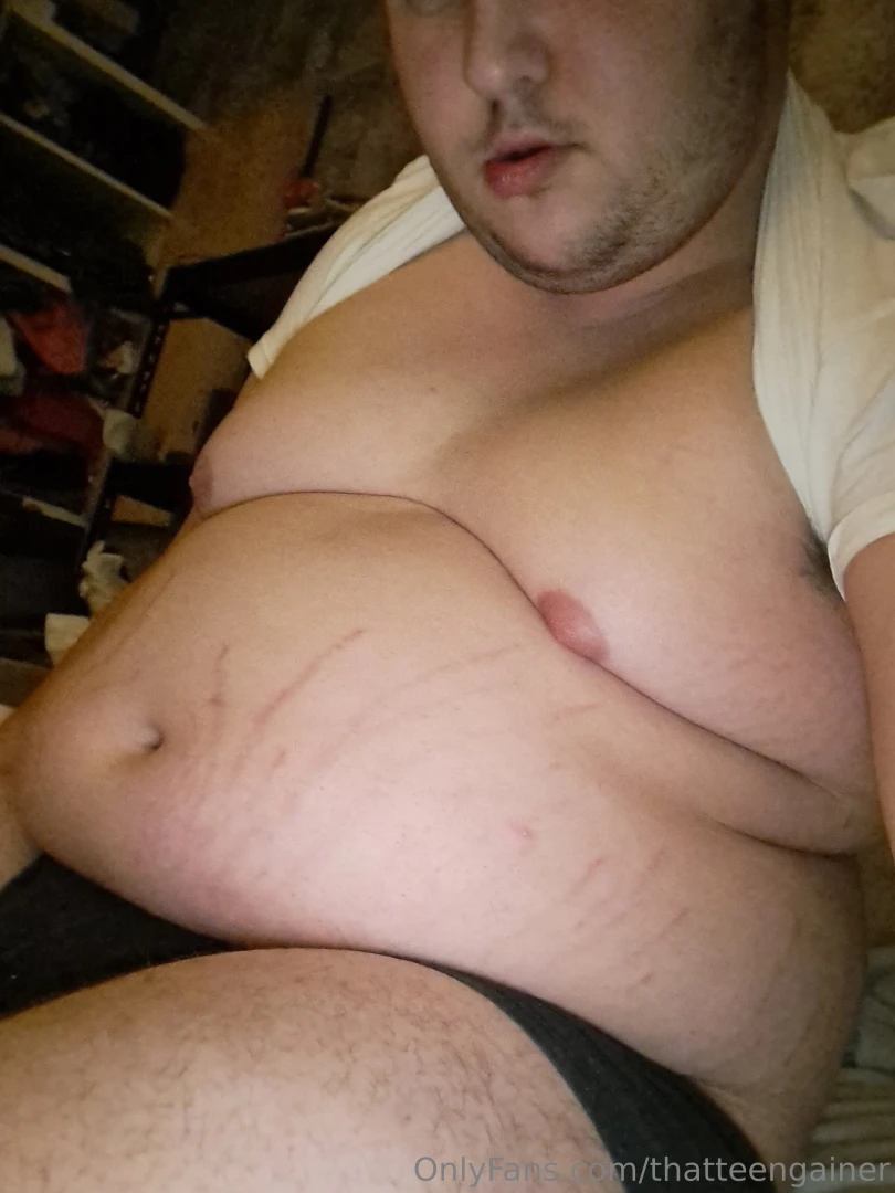 Took some midnight pics and realised how crazy my stretchmarks are part 5 