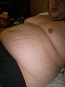 Took some midnight pics and realised how crazy my stretchmarks are part 1