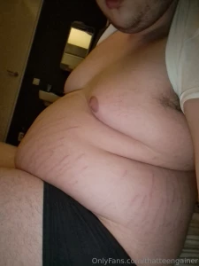 Took some midnight pics and realised how crazy my stretchmarks are part 12