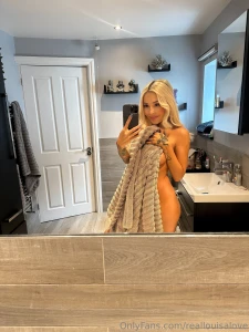 Naked under this towel wanna come see what i m hiding tip me and i ll