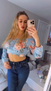 Flashing your favorite ddd s for you daddy