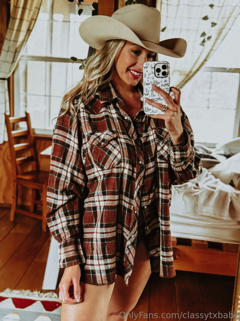 Ready to see what i m hiding behind this flannel 