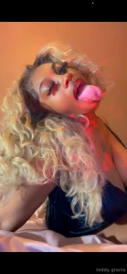 Hey guys happy monday my loves part 1