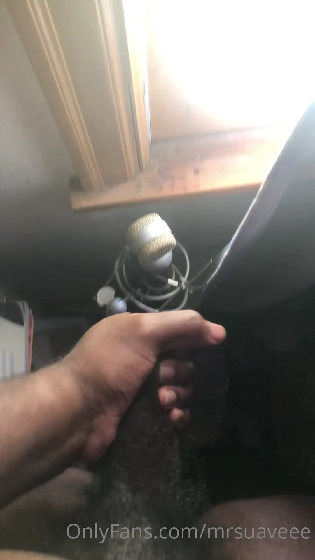 Heyyy good morning loveees who needs some big amp thick juicy morning 