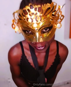 Mmm i want to suck it with my mask on have you had a fetish like this