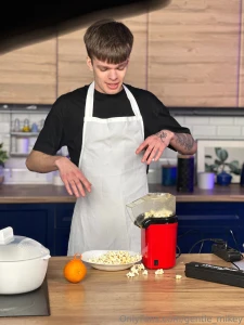 Popcorn s ready what movie are we gonna watch