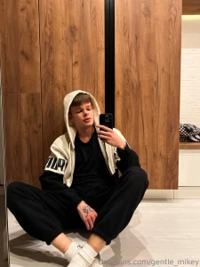 This photo gets a lot of likes in the stories i think we should put