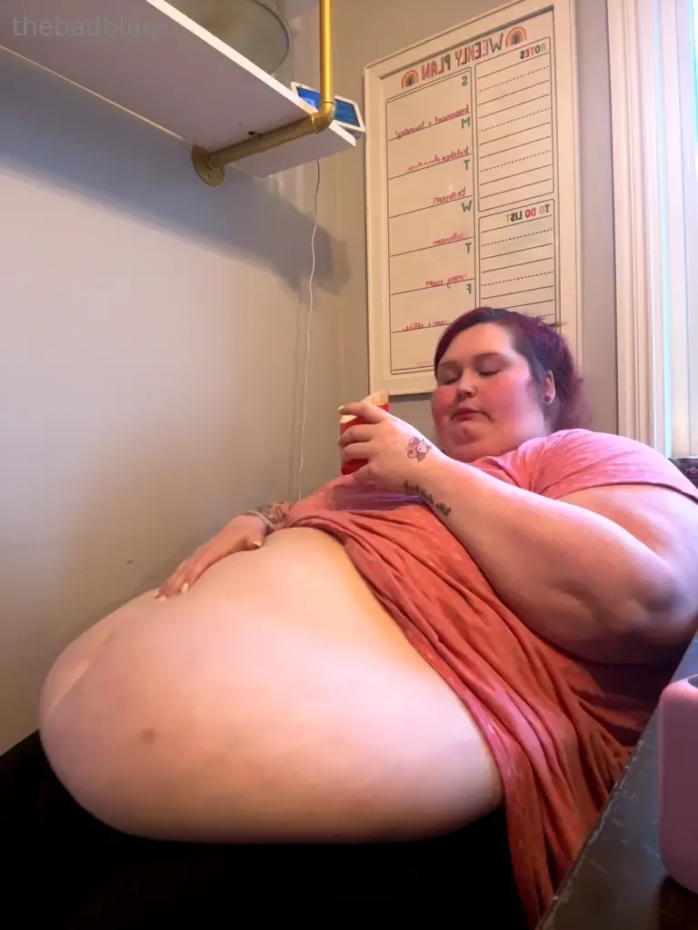 Come have a feel while i pig out 