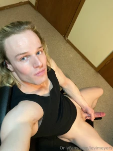 Be a good boy for me and get on your knees