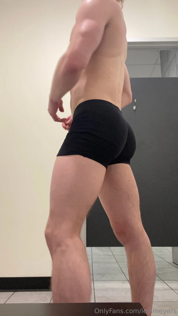 Ass feeling fat after leg day part 4 