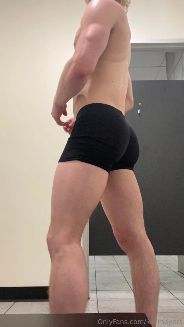 Ass feeling fat after leg day part 2 