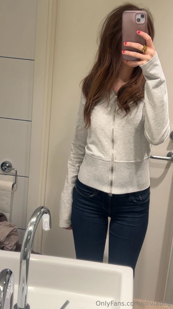 Hej till den kille som l ser detta jag heter olivia och har precis 