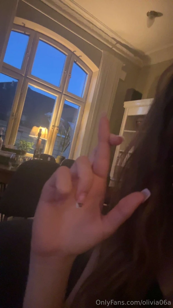 Jag hoppas att n gon av er vill faktiskt l ra k nna mig och inte bara 