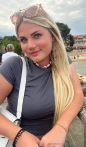 Pratade nyss p facetimeee med tindraa03 hon sa precis att hon hade