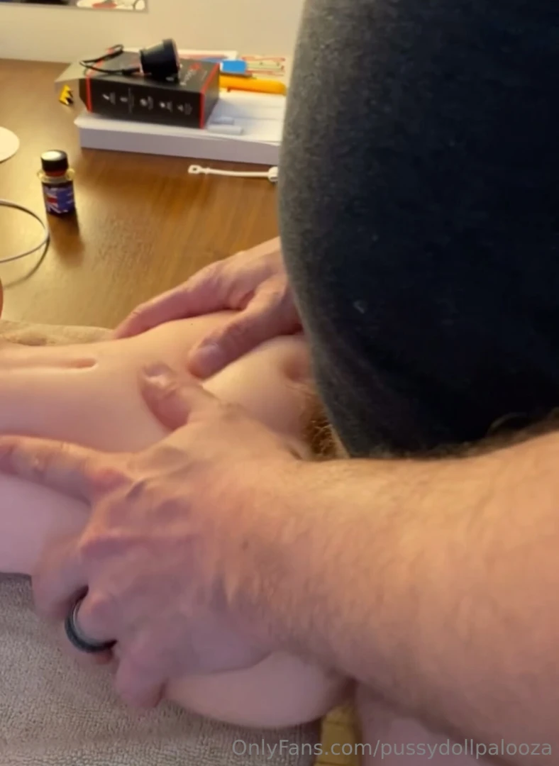 A married man stops over after skipping out of work early to breed 