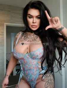 If you re submissive comment below so i can treat you accordingly