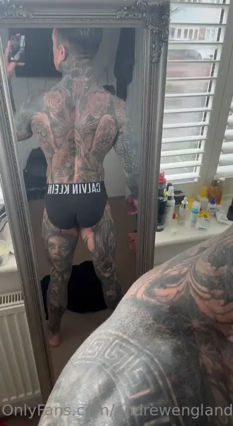 If you wanna see some proper ass play dm now 