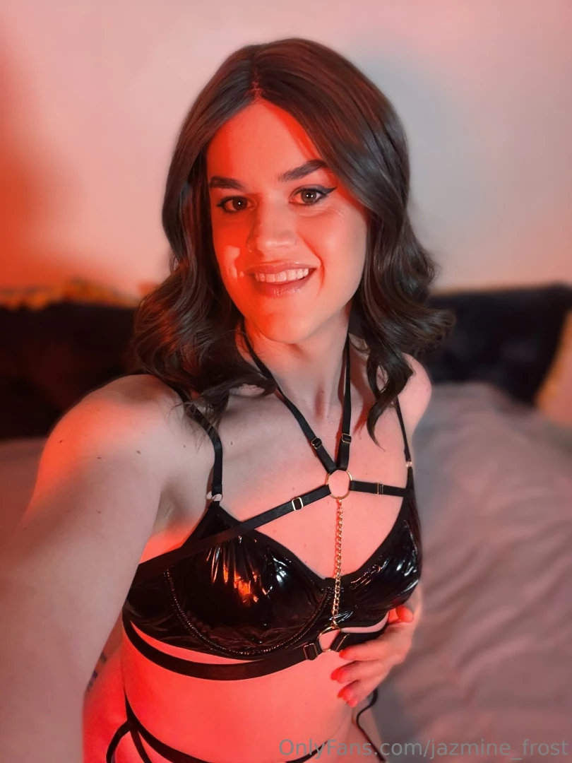 Hey babe you up yet thought we could have a little fun before you head 