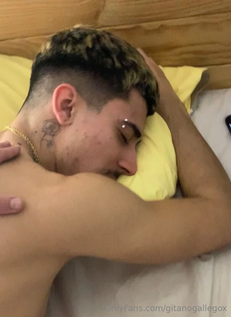 Buenas perros al privao un nuevo v deo donde hago de pasivo estaba 