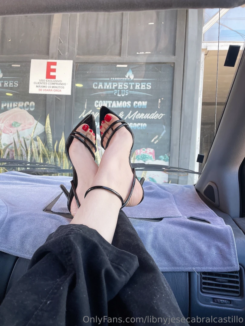 Hay alguien que ame los pies aqu 