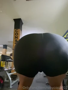Im horny in the gym
