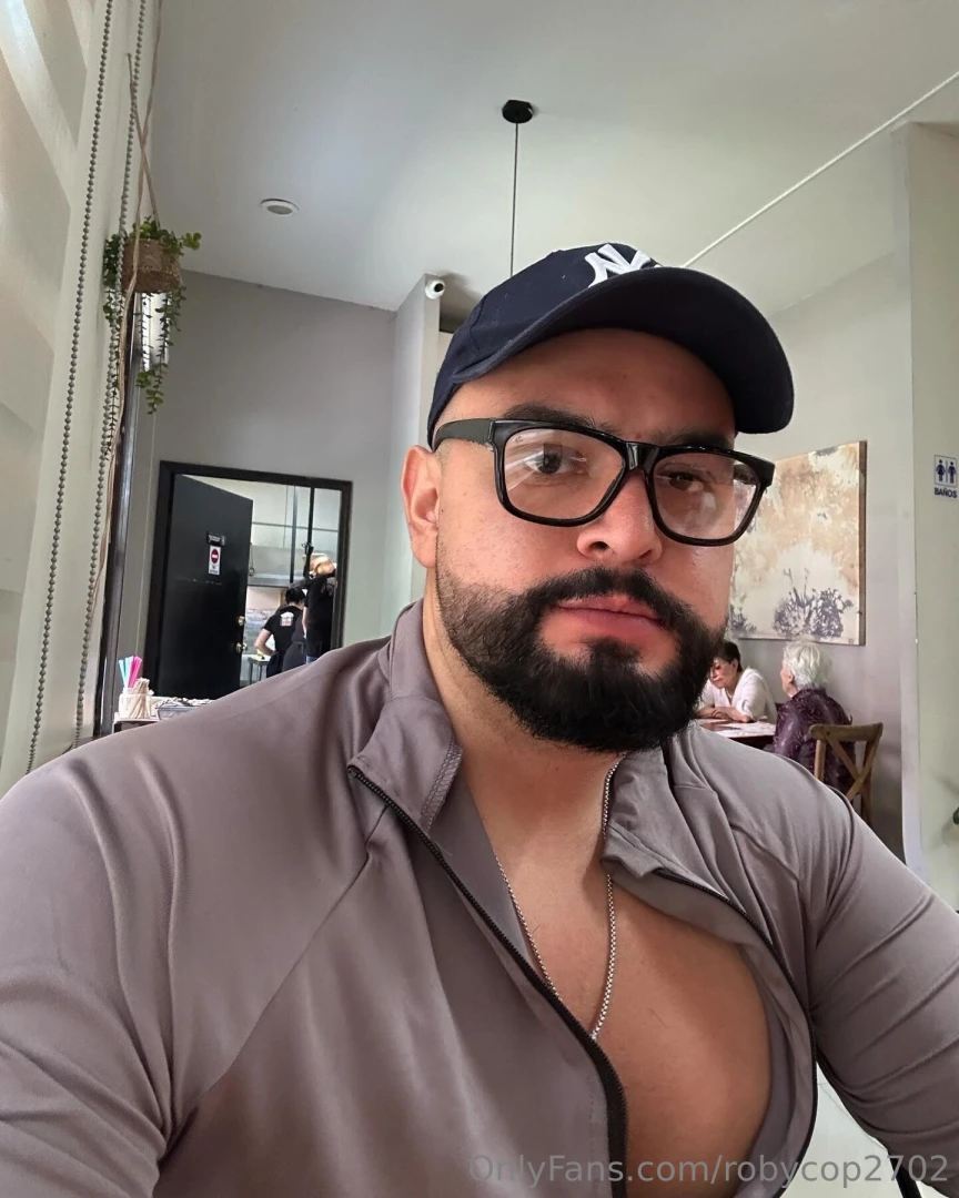 My phat ass in a restaurant 