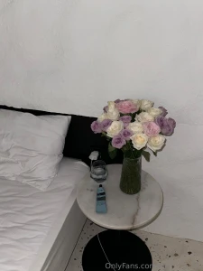 If you want your night to become hotter - start it with flowers i m