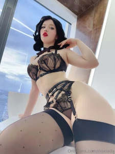 Lada how much do you like pin-up vibes yes