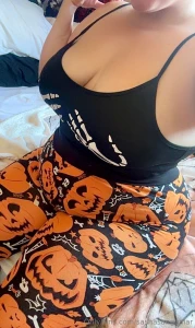 Manifesting cooler weather with these halloween pyjamas because i hate part 2