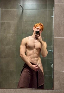 Swipe to see my dick