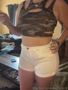 Stuffing this lil gut into eveeryyyy outfit it seems nowadays part 3